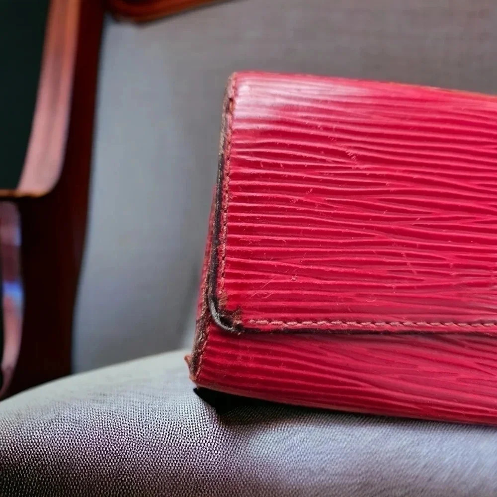 Louis Vuitton Epi Leather 6 Keyholder Red - Picture 6 of 7